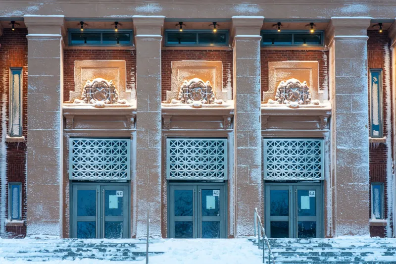 Two Buildings in One: The Quiet Craft of Seasonal Architecture in America's Harshest Climates